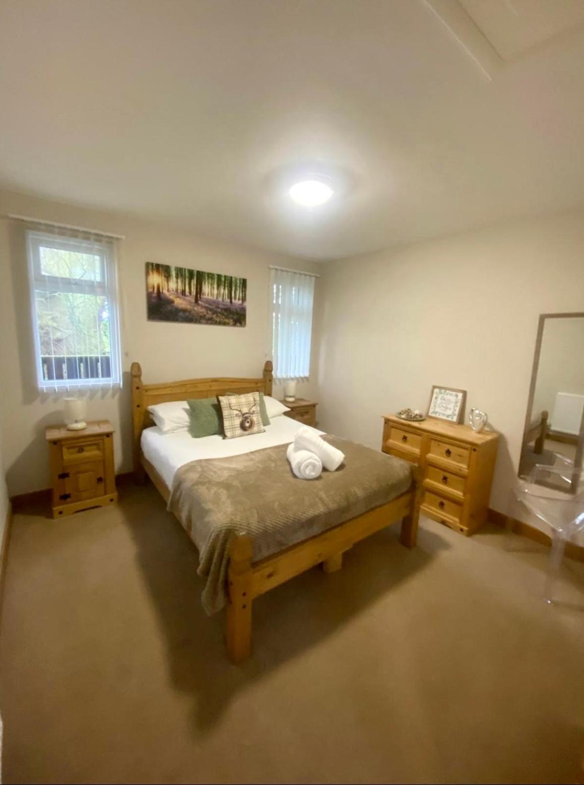 Cherry Cabin With Hot Tub York Ngoại thất bức ảnh